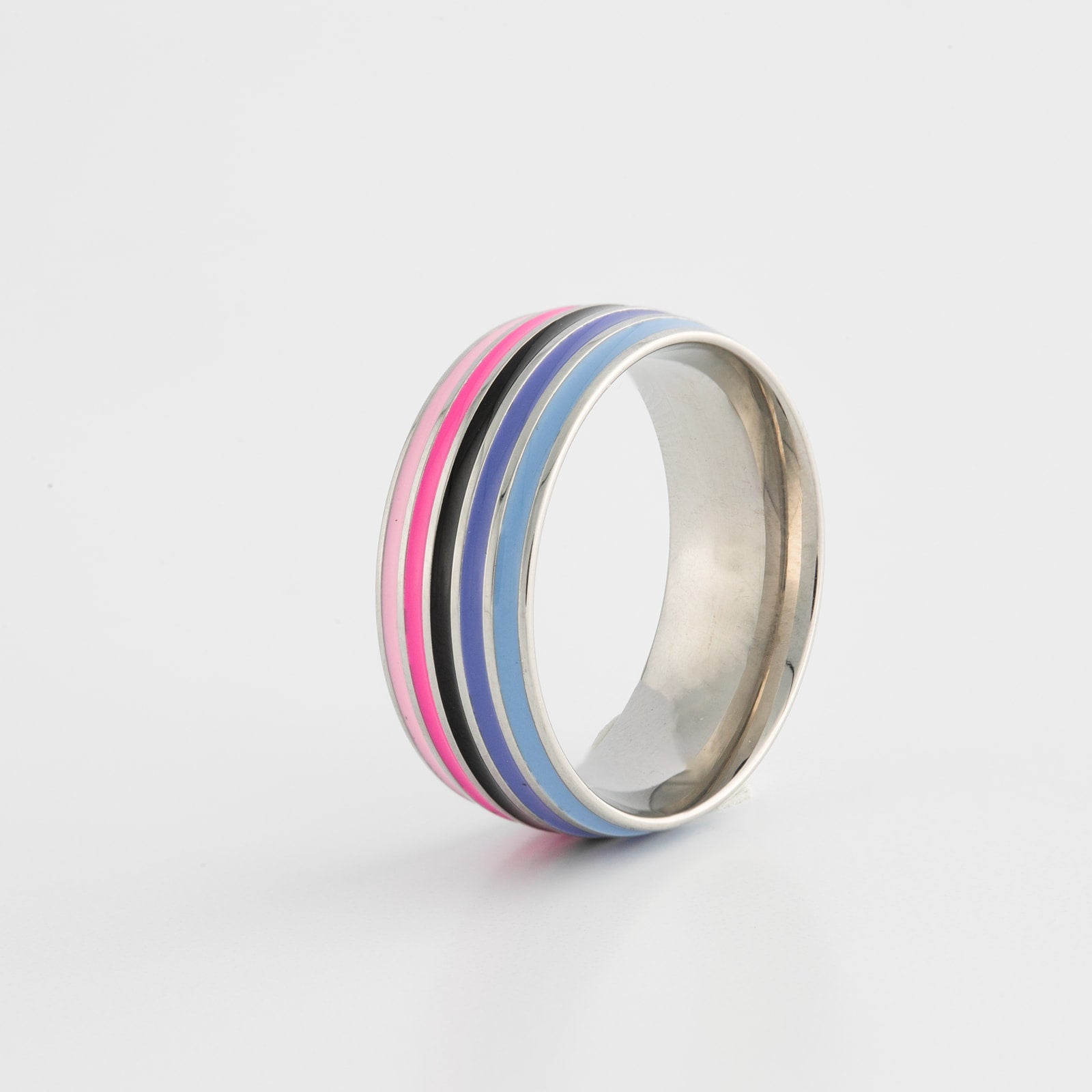 Ring with omnisexual pride colored stripes on a white background